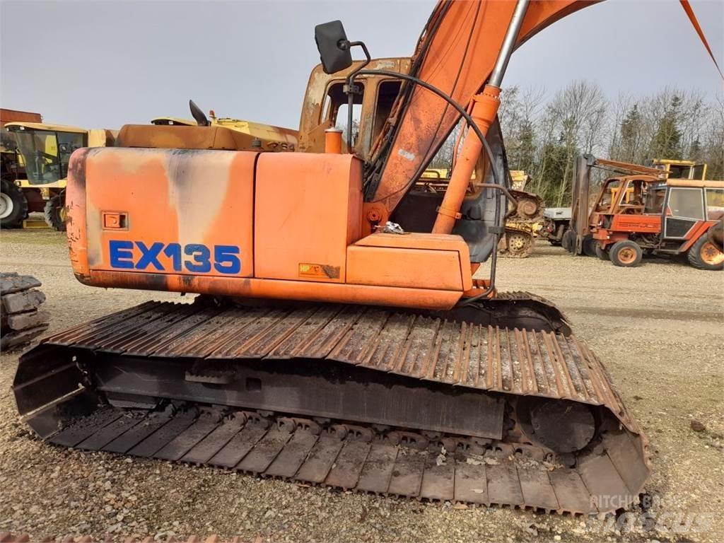 Hitachi EX135 Трактори