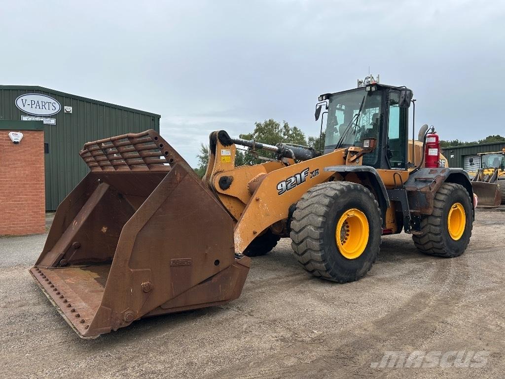 CASE 921F XR Колесни товарачи