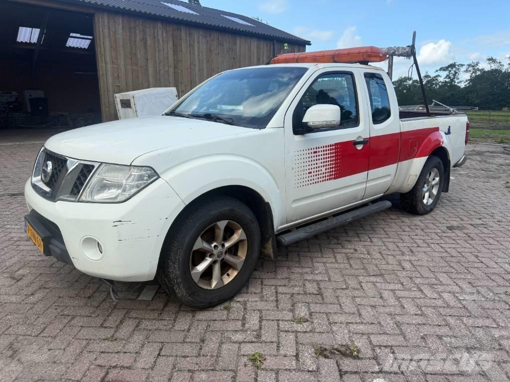 Nissan Navara Пикапи