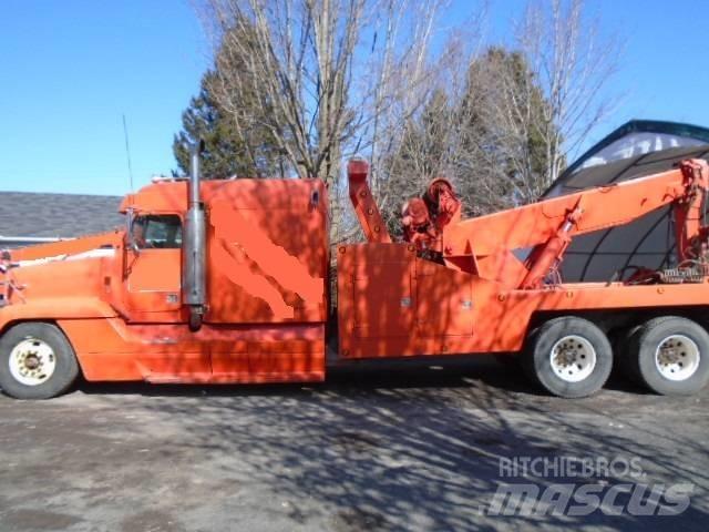 Freightliner FLD 120 Автомобили за пътна помощ