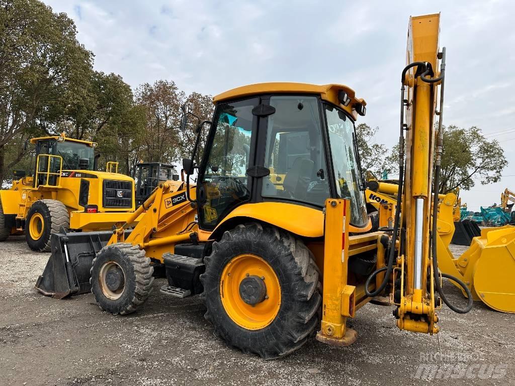 JCB 3 CX Товарач със заден ексватор