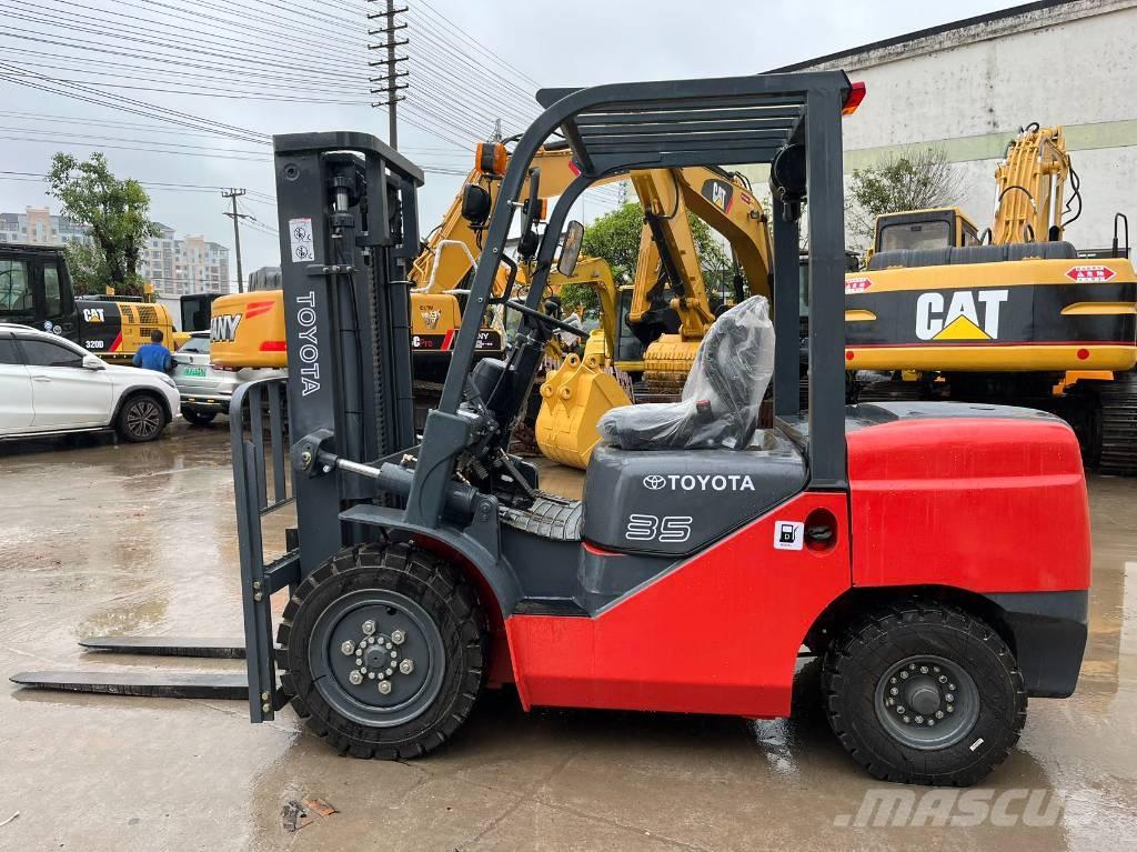 Toyota FD 35 Дизелови камиони