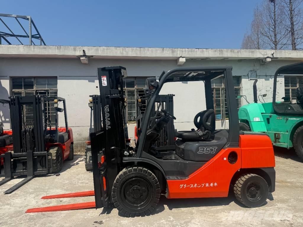 Toyota FD 35 Дизелови камиони