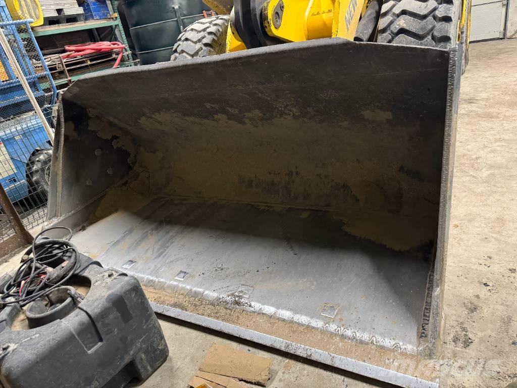 New Holland W 190 B Колесни товарачи