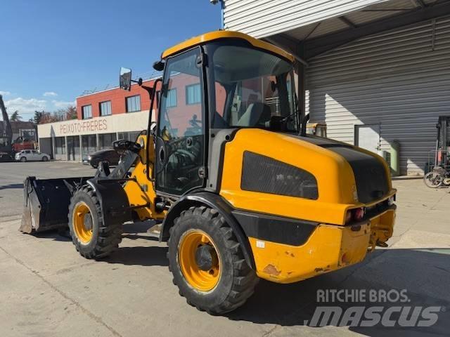 JCB 406 Колесни товарачи