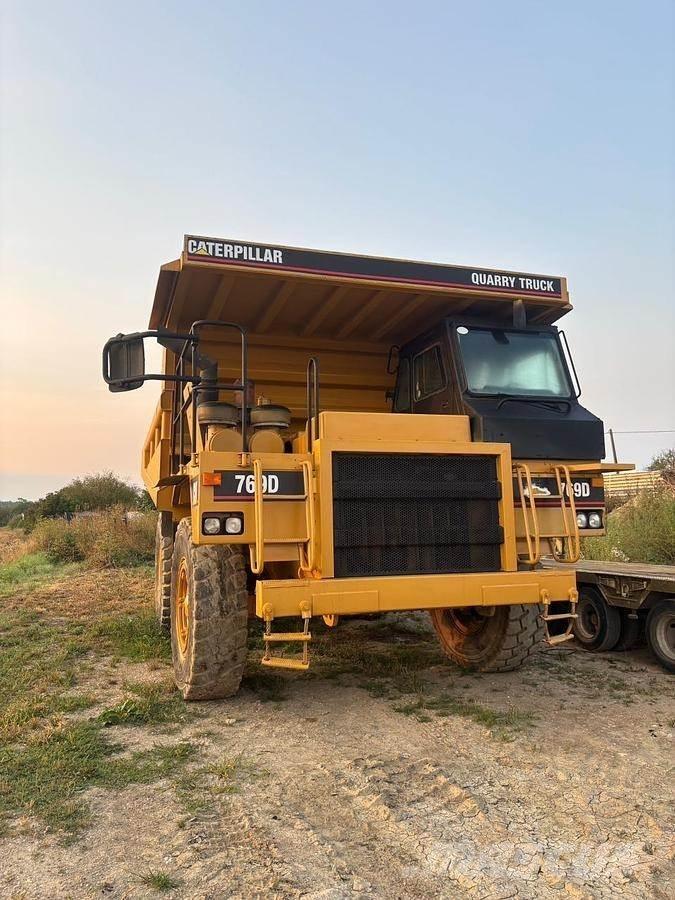 CAT 769D Странични самосвали