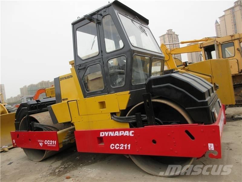 Dynapac CC 211 Двойни барабанни ролки
