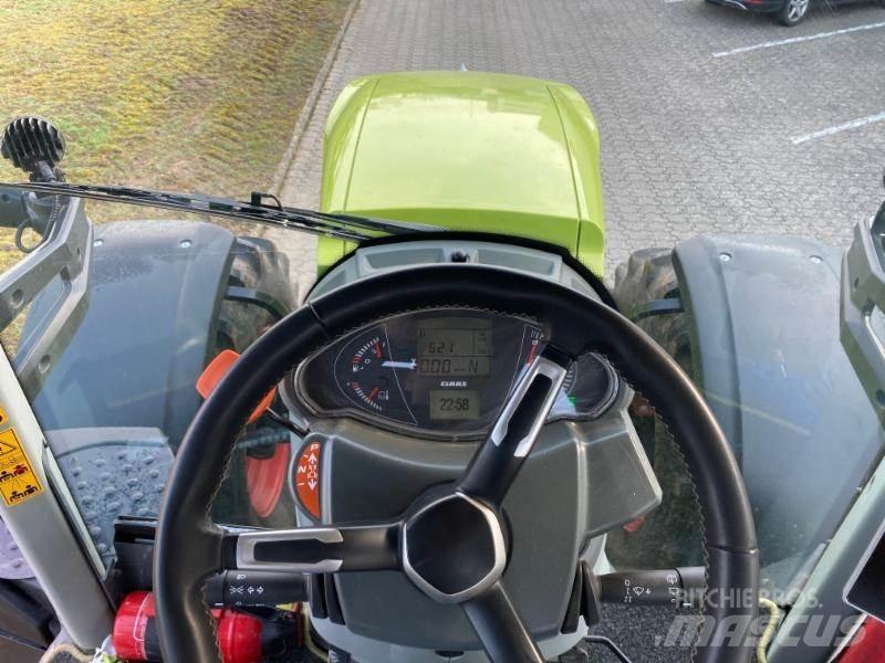 CLAAS AXION 830 Трактори