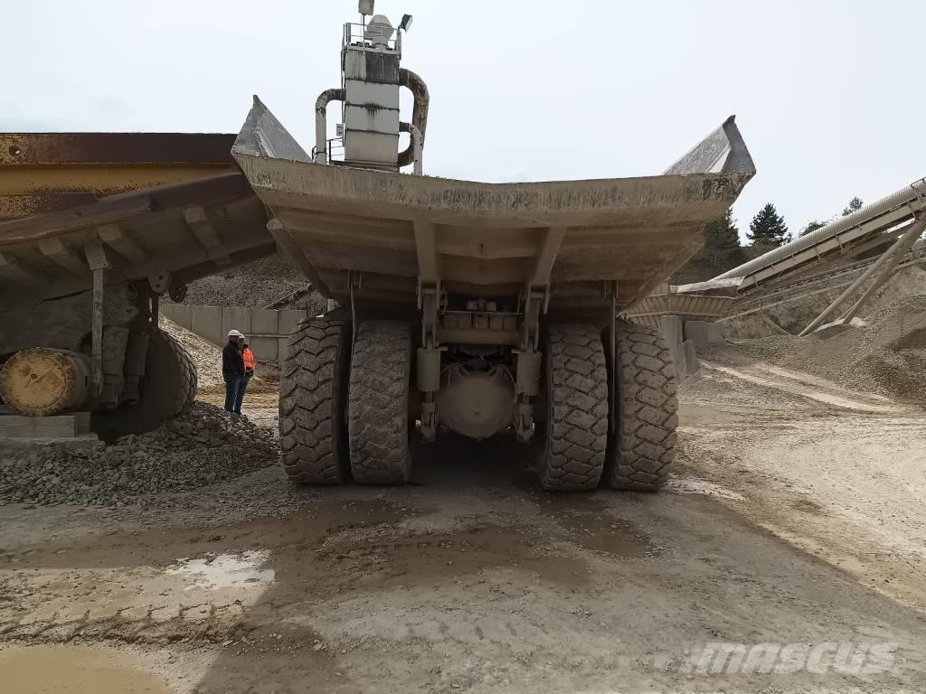 Komatsu HD 605-5 Твърди самосвали

