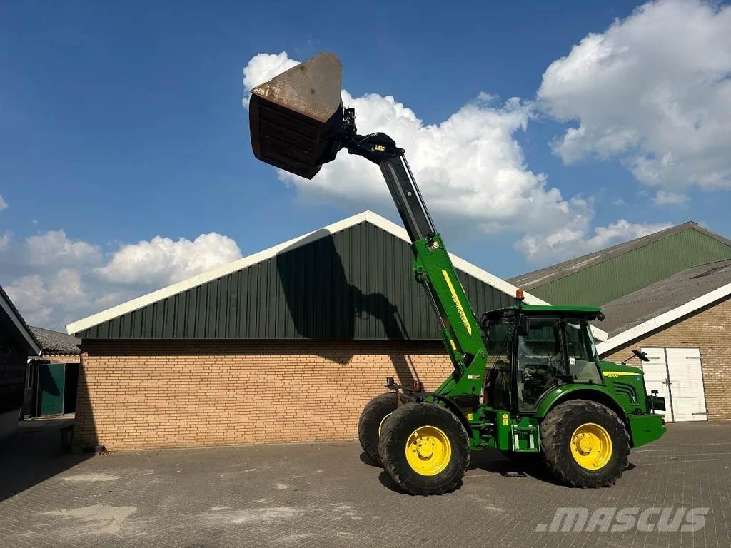 John Deere 3800 Колесни товарачи