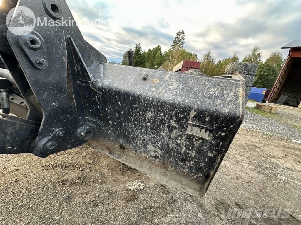 Huddig 1260 B Товарач със заден ексватор
