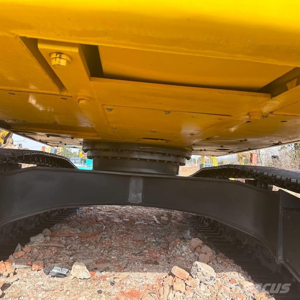 Komatsu 240LC-8 Верижен екскаватор