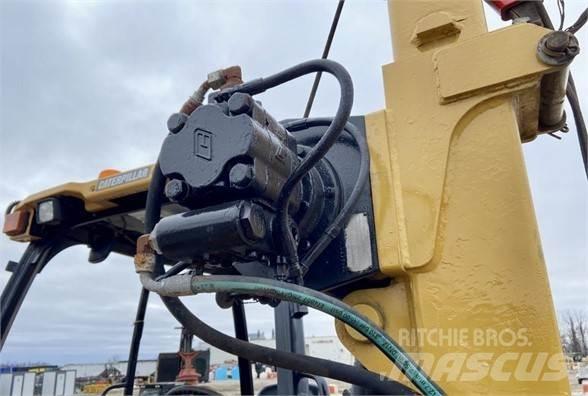 CAT 416E Товарач със заден ексватор