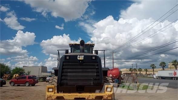 CAT 980M Колесни товарачи