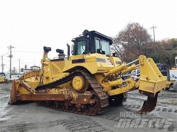 CAT D8T Верижни булдозери
