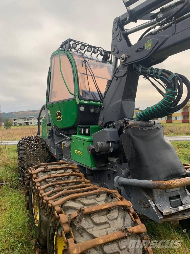 John Deere 1070G Харвестери