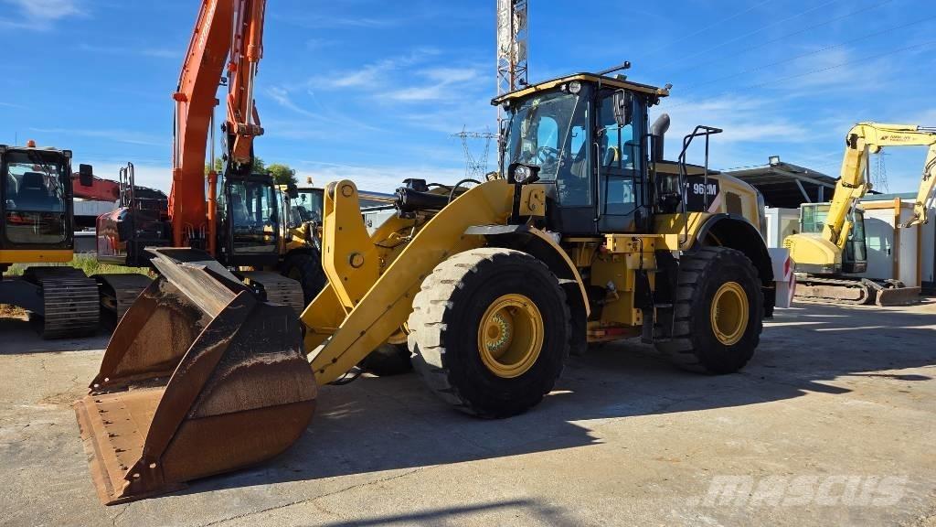 CAT 962 M Колесни товарачи
