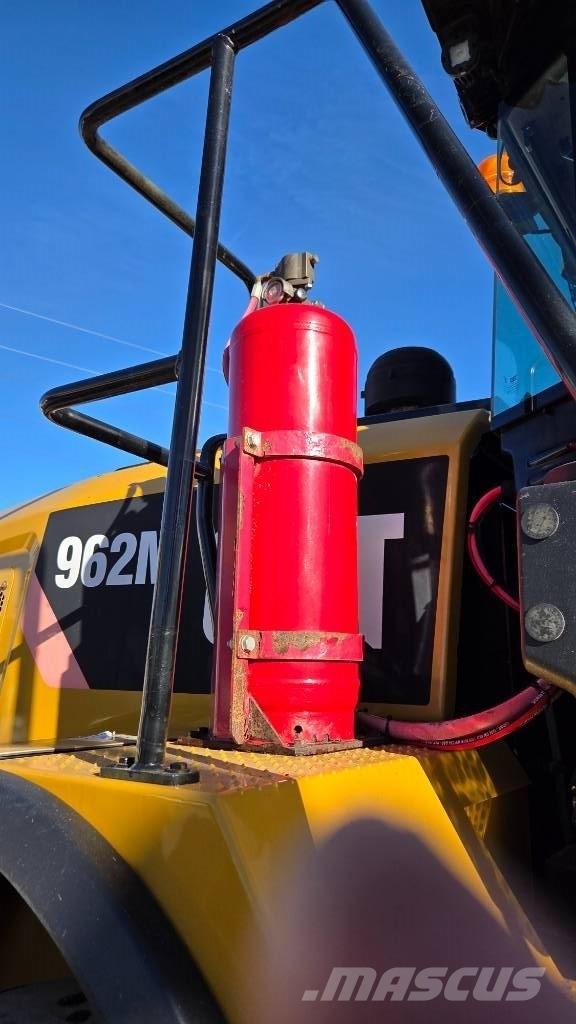 CAT 962 M Колесни товарачи