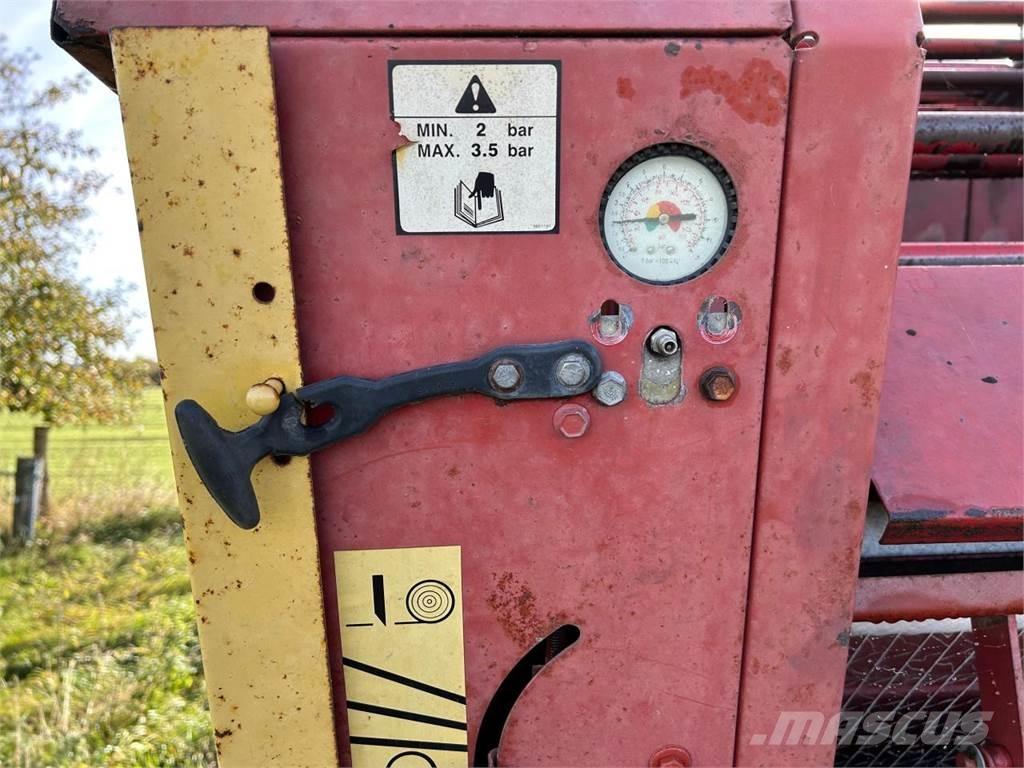 New Holland 865 Сламопреси за кръгли бали
