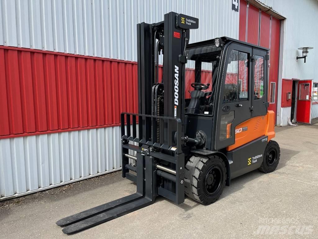 Doosan B 50 X-7 Електрически вилични кари-повдигачи