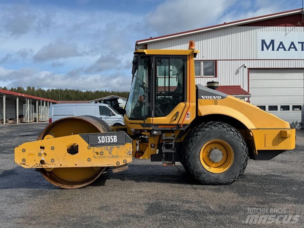 Volvo SD 135 B Еднобарабанни ролки
