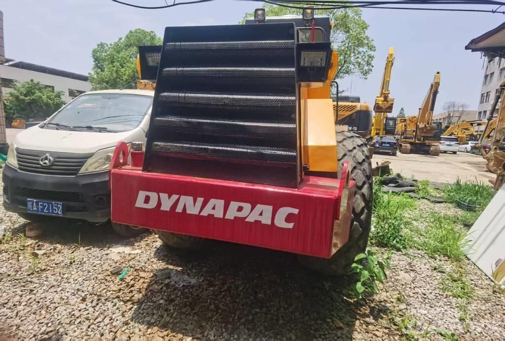 Dynapac ca251d Еднобарабанни ролки
