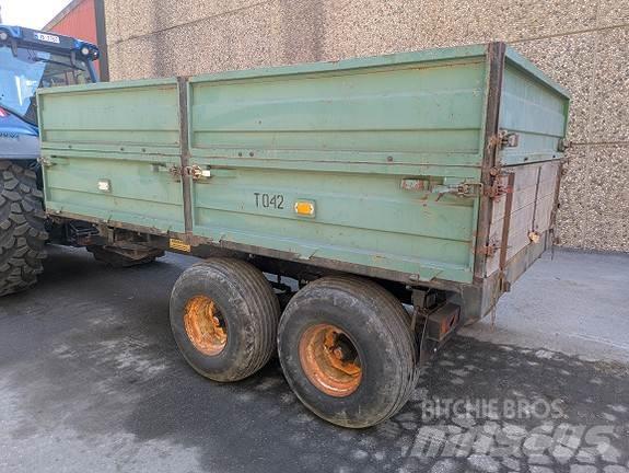 Agromet T042 Ремаркета за бали