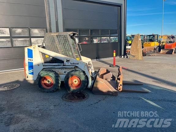 Bobcat 743 Мини товарачи
