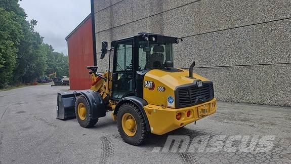 CAT 906 Колесни товарачи