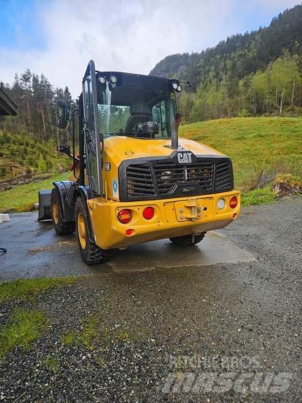CAT 906-HF Колесни товарачи