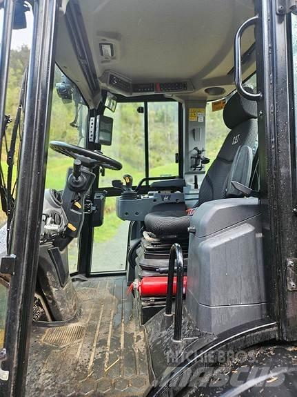 CAT 906-HF Колесни товарачи