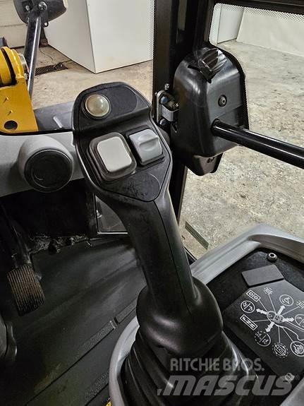 CAT 908M Колесни товарачи
