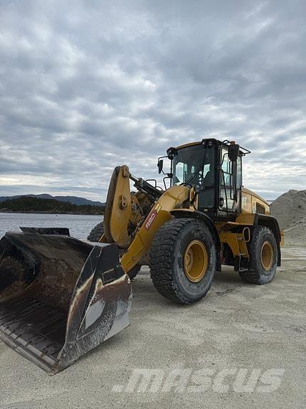 CAT 930M Колесни товарачи