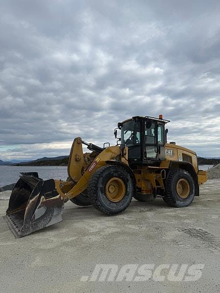 CAT 930M Колесни товарачи