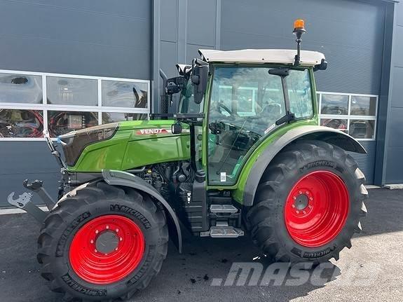 Fendt 211 Profi+ Трактори