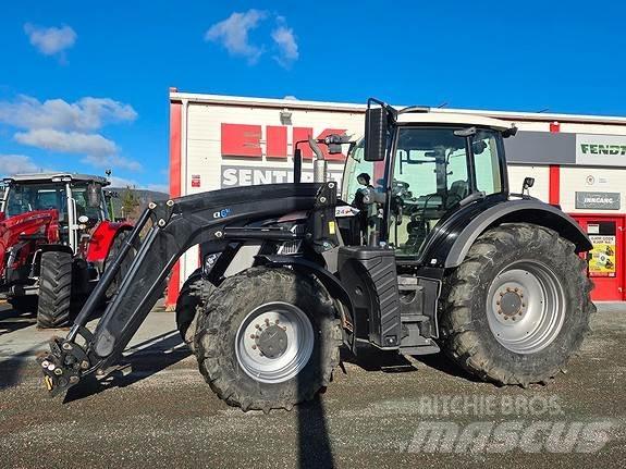 Fendt 724 S4 Profi Трактори