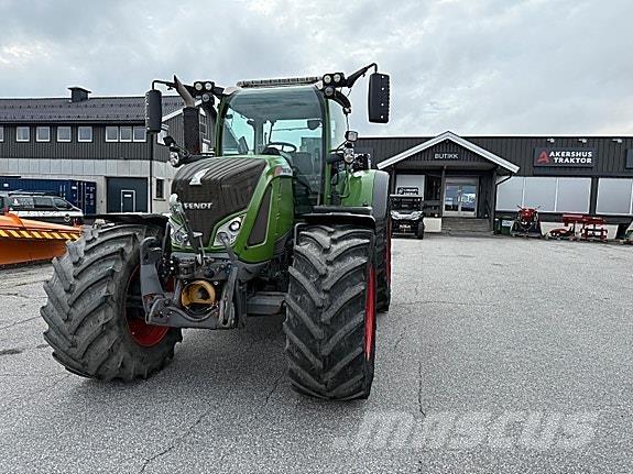 Fendt 724 VARIO Трактори