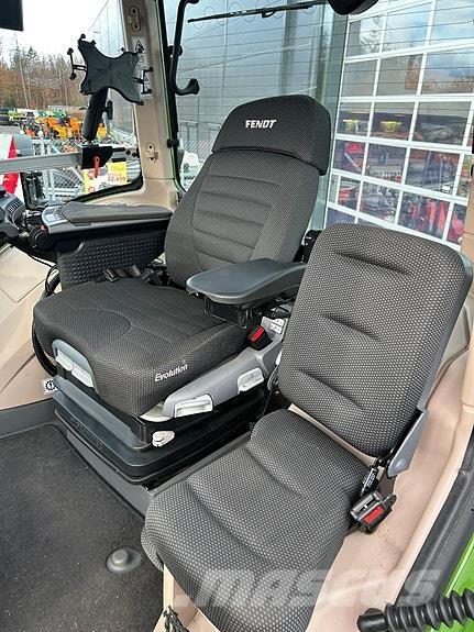 Fendt 942 Gen7 Трактори