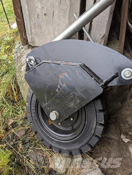 Globus 255 GTF Снегохвъргачки

