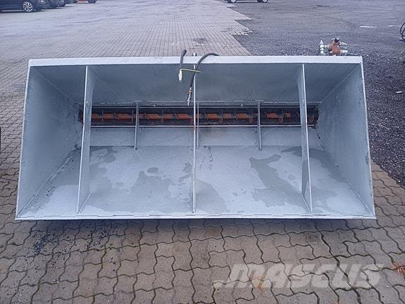 Globus GSK 1600 Разстилачки на пясък и сол