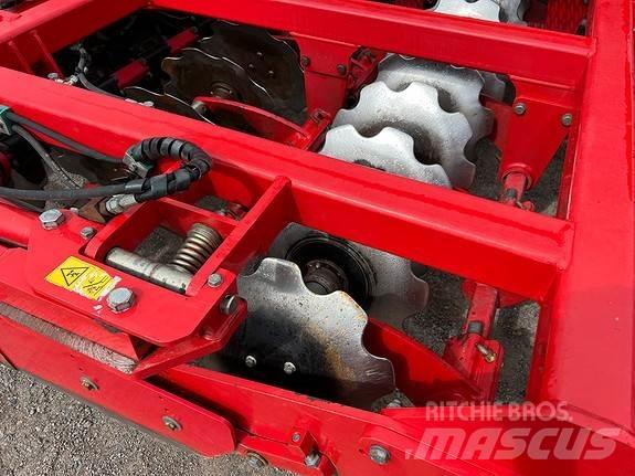 Horsch Pronto 6 DC Напоителни системи