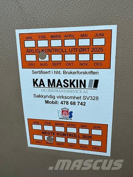 Hydrema 926D Товарач със заден ексватор