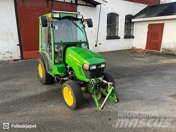 John Deere 2032R Трактори