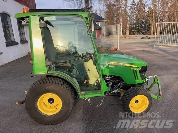 John Deere 2032R Трактори