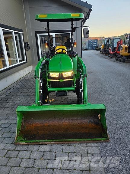 John Deere 3038E Трактори