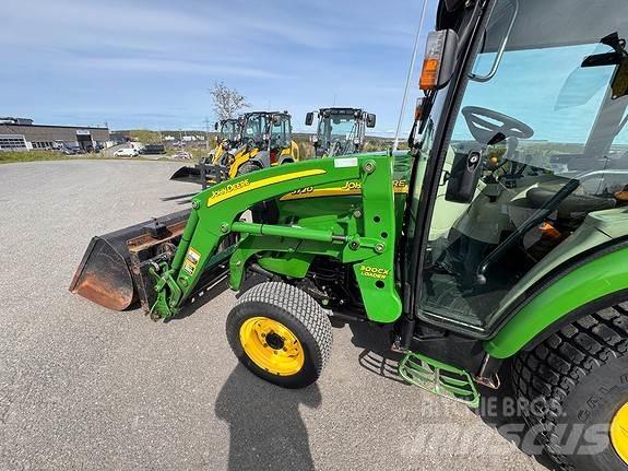 John Deere 3720 Трактори
