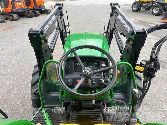 John Deere 5055E Трактори