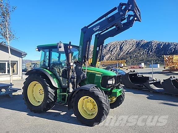 John Deere 5100 R Трактори