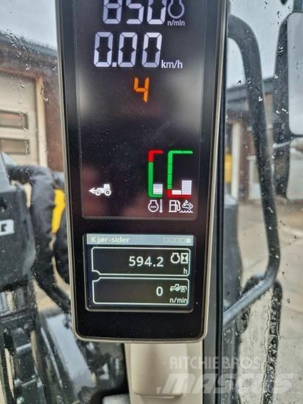 John Deere 6100M Трактори