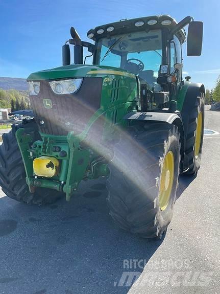 John Deere 6215 R Трактори